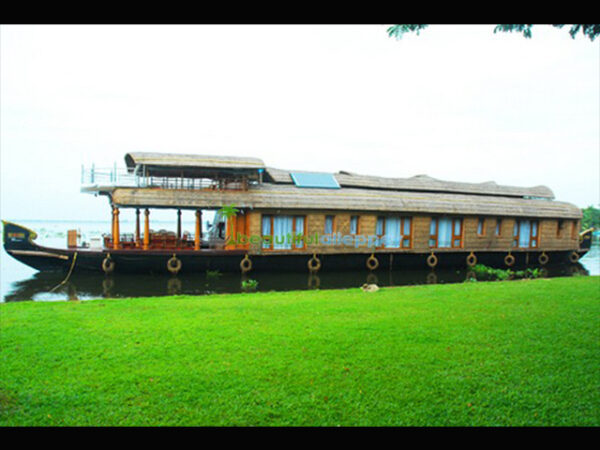 4-bedroom-houseboat