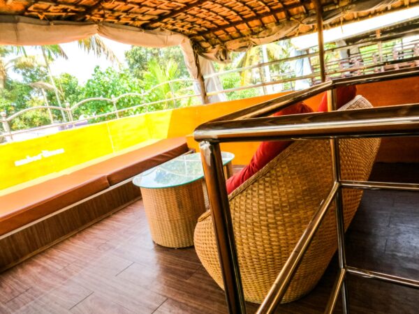 houseboat-upper-deck