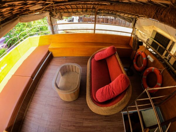Upper deck