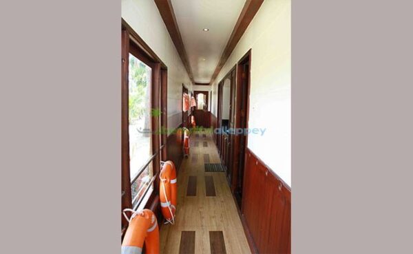 Three Bedroom Front Glass Covered Houseboat Houseboat id: JAY03 - Image 2