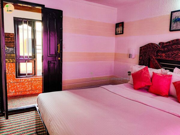 houseboat bedroom