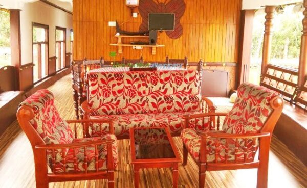 Three Bedroom Deluxe A/C Houseboat Id: HHM03 - Image 6