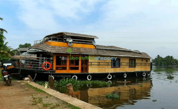 Premium 2 bedroom houseboat alleppey
