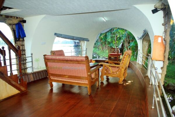 one-bedroom-houseboat