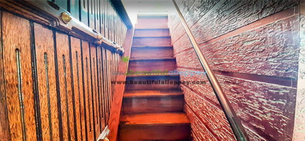 upper deck houseboat