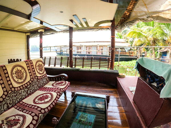 One Bedroom Deluxe Houseboat Code: DIV01 - Image 7
