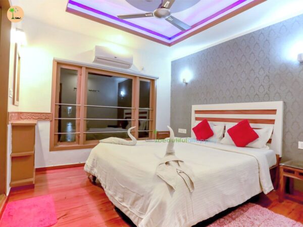 One Bedroom Premium Houseboat Code: BNU01 - Image 9