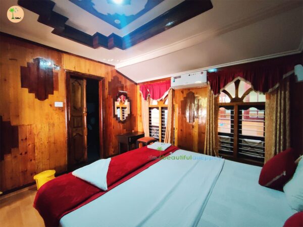 One Bedroom Deluxe Houseboat Code: VIG01 - Image 6