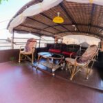 deluxe houseboat upper deck