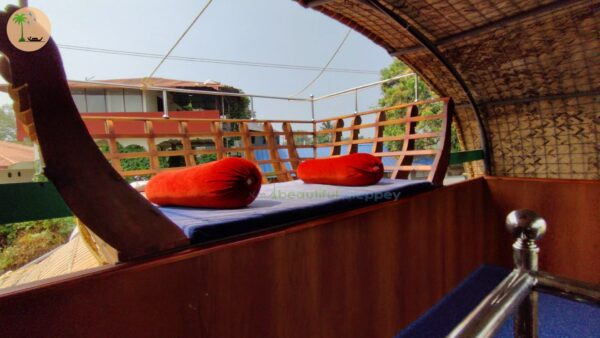 One Bedroom Deluxe Houseboat Code: BGR01 - Image 12