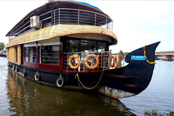 Two Bedroom Glass Covered Premium Houseboat Code: IPR02 - Image 8