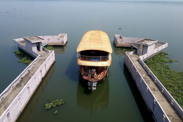 Two Bedroom Glass Covered Premium Houseboat Code: IPR02