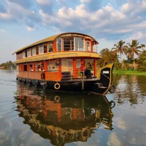 3 Bedroom Upper Deck Houseboat