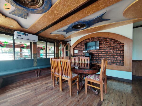 3 Bedroom Houseboat