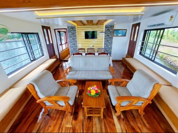 Two Bedroom Super Deluxe Houseboat Code: IPR02