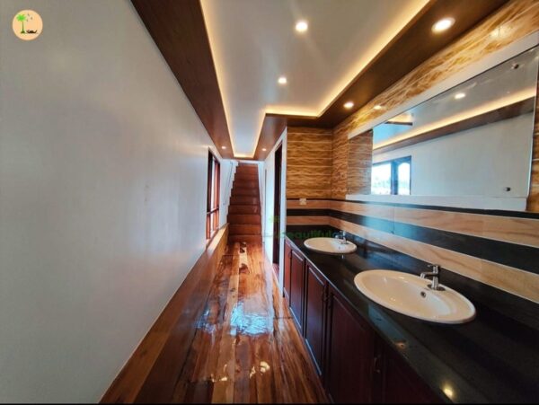 Two Bedroom Super Deluxe Houseboat Code: IPR02 - Image 7