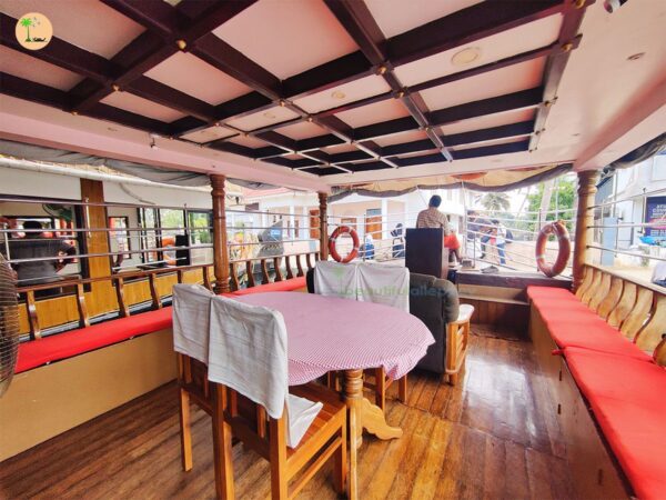 One Bedroom Deluxe Houseboat Code: MRB01 - Image 9