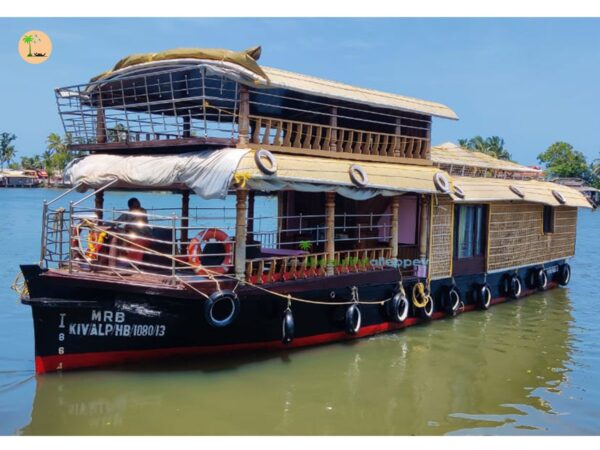 One Bedroom Deluxe Houseboat Code: MRB01 - Image 2
