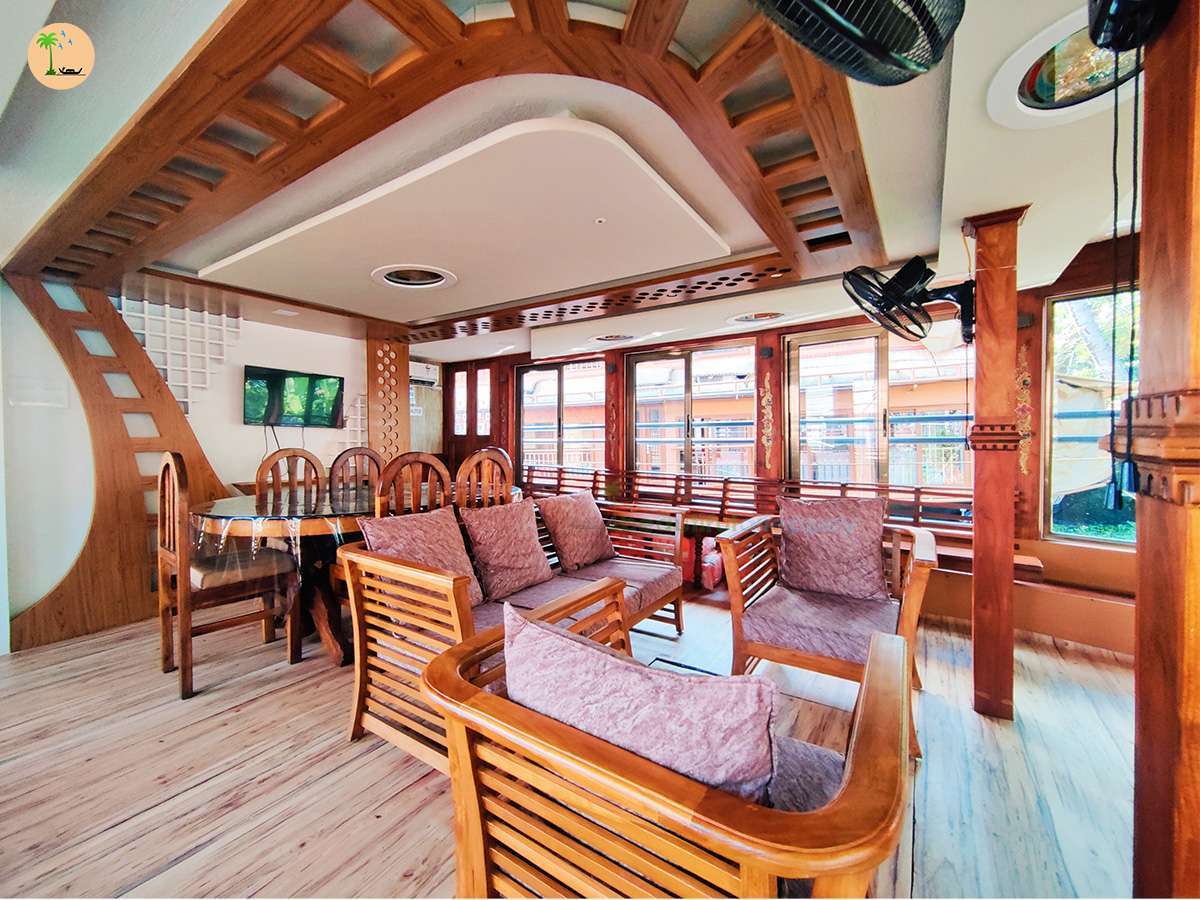 Two Bedroom Deluxe Houseboat with Upper Deck Hbcode: GRA02
