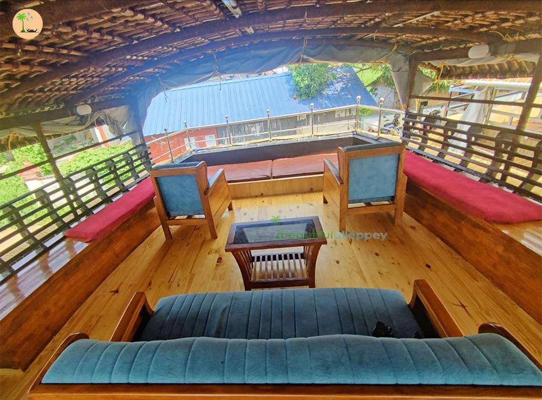 upper deck houseboat