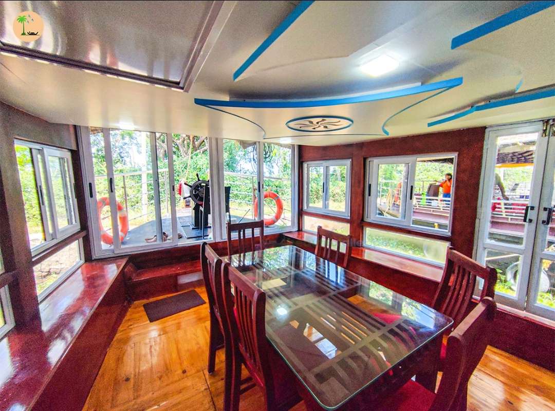 2 bedroom deluxe houseboat