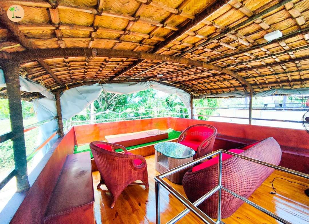 Upper Deck Houseboat