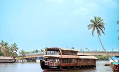 Two Bedroom Premium Houseboat with upper deck Hbcode: GAL02