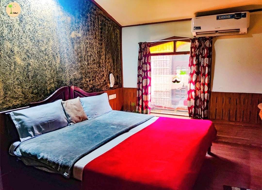 deluxe 3 bedroom houseboat