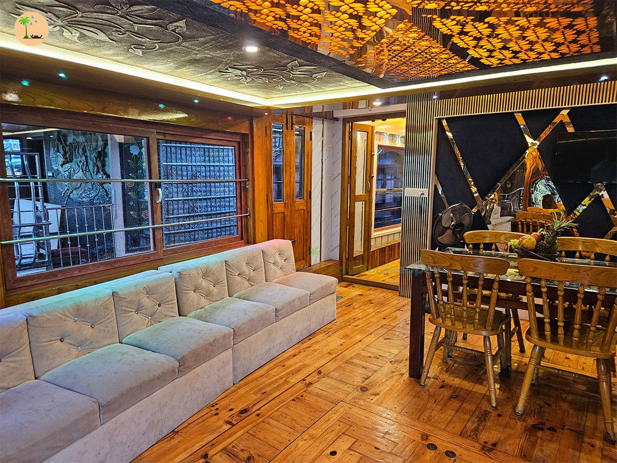 1 Bedroom Premium Houseboat