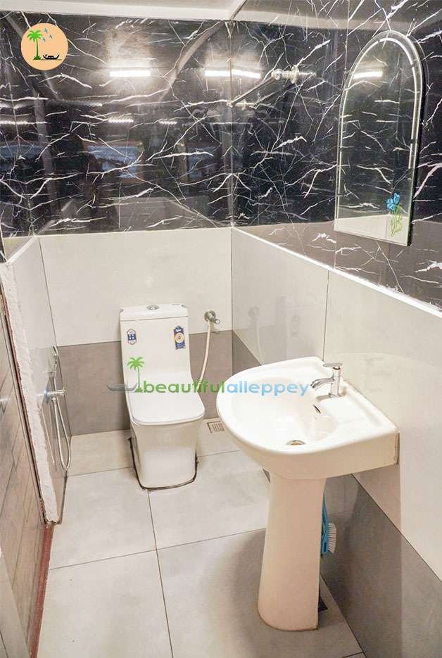 Two Bedroom Premium Houseboat with upper deck – BNU02