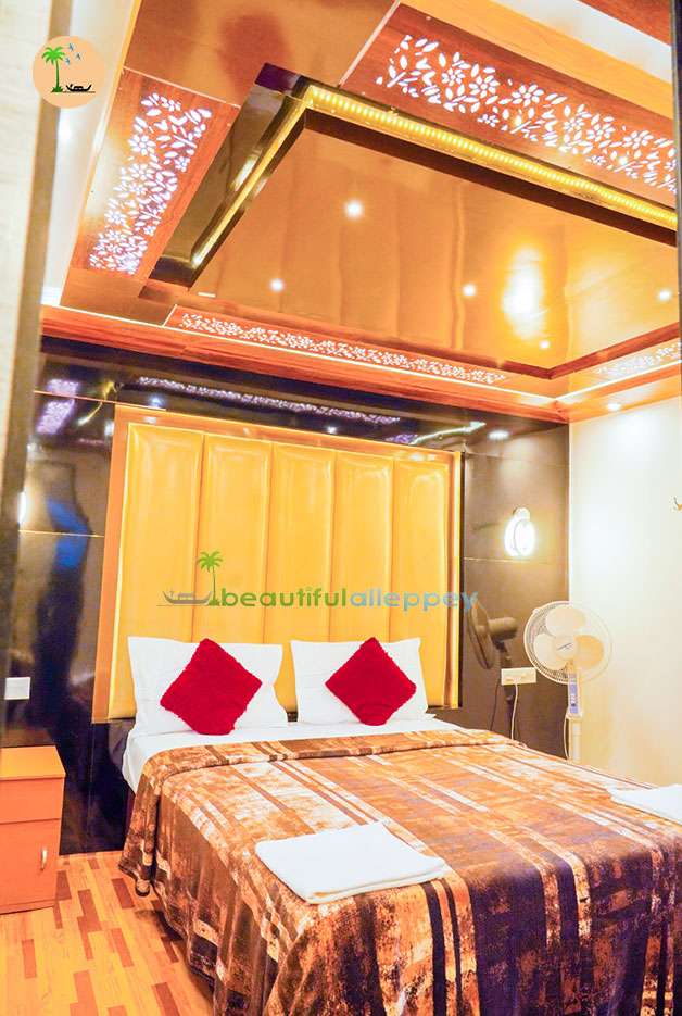 Two Bedroom Premium Houseboat with upper deck – BNU02