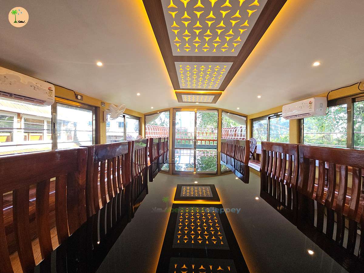 Premium dining in boathouse alleppey
