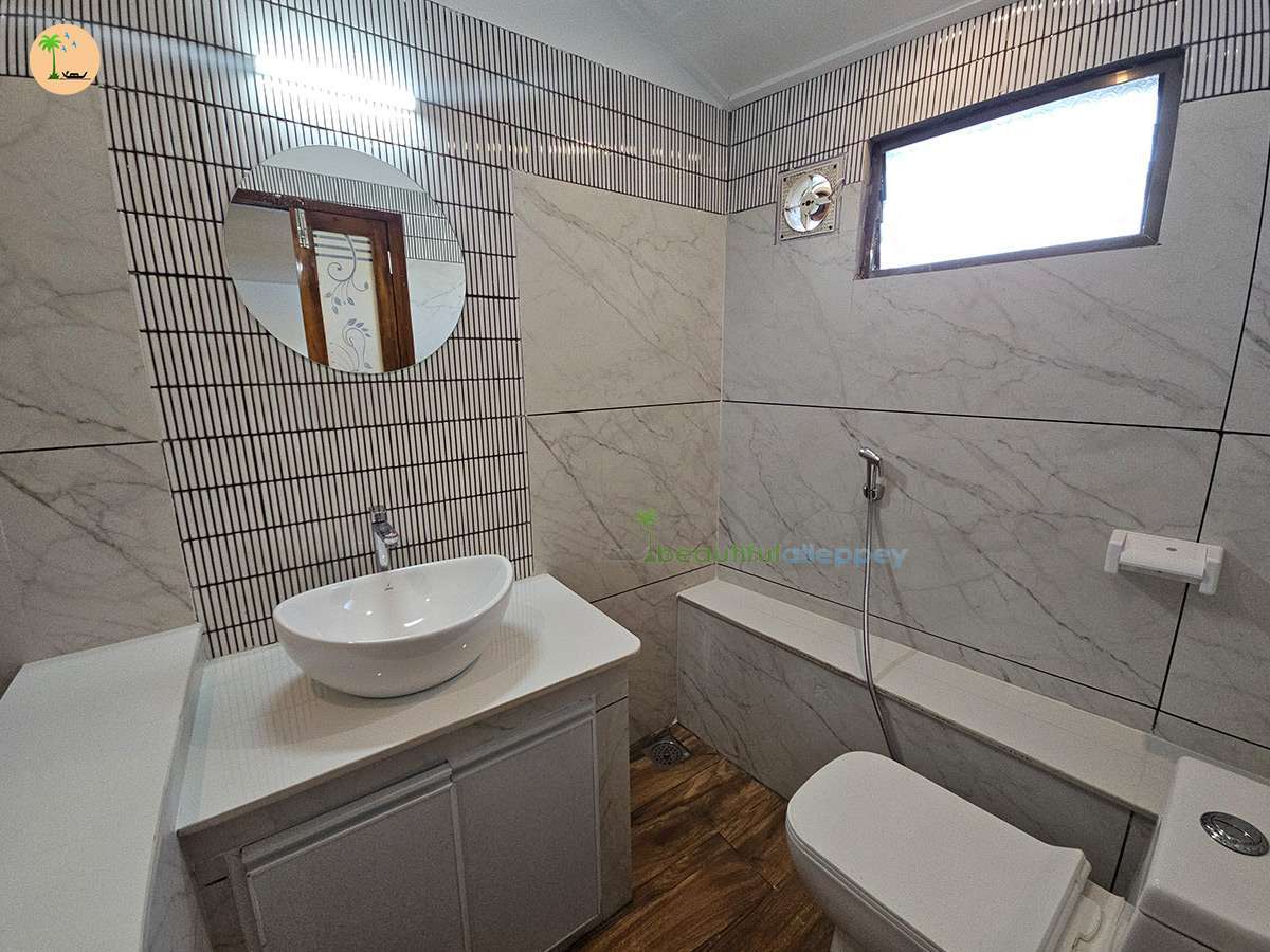Three Bedroom Traditional Style Premium Houseboat with Upper Deck Hbcode:BGR03