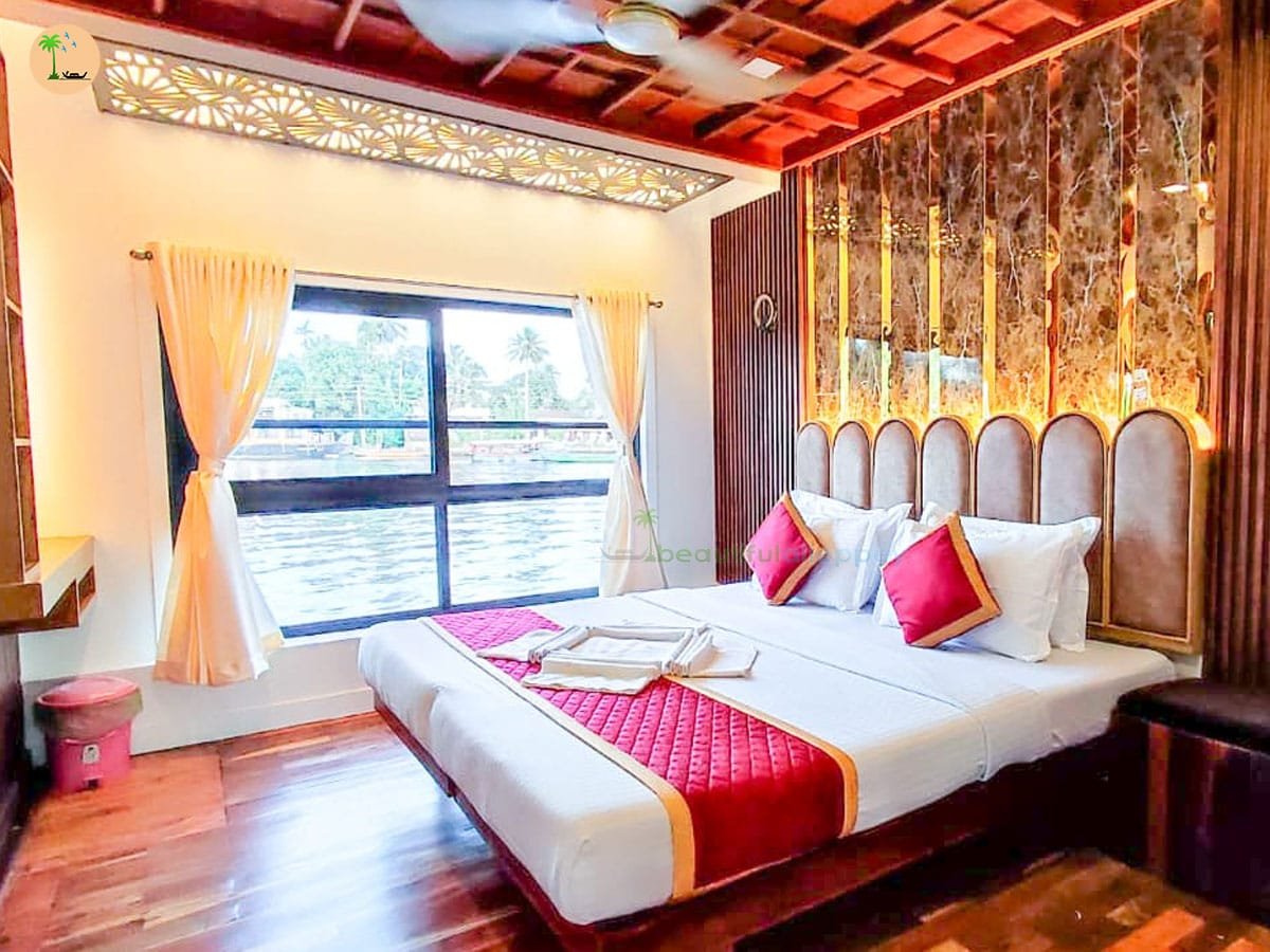 Two Bedroom Premium Houseboat with Upper Deck – LAKR02