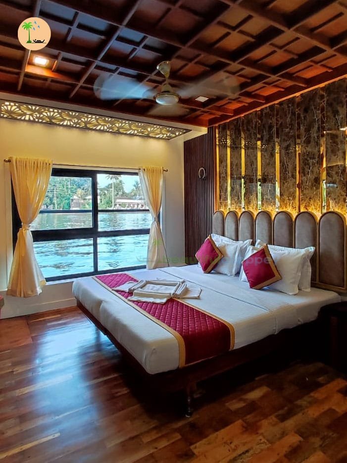 Two Bedroom Premium Houseboat with Upper Deck – LAKR02
