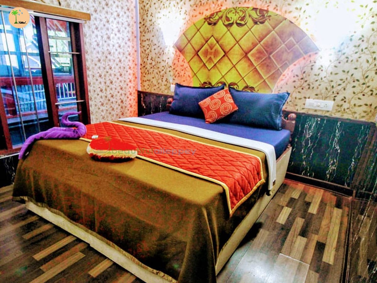 Alleppey Houseboat Deluxe 1 Bedroom