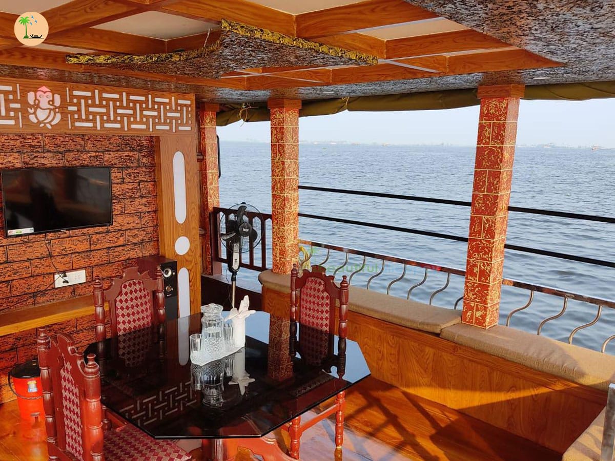 Deluxe Houseboat