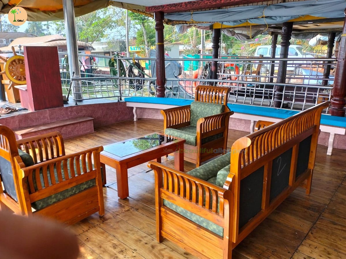 Five Bedroom Deluxe Houseboat with upper deck KMA05