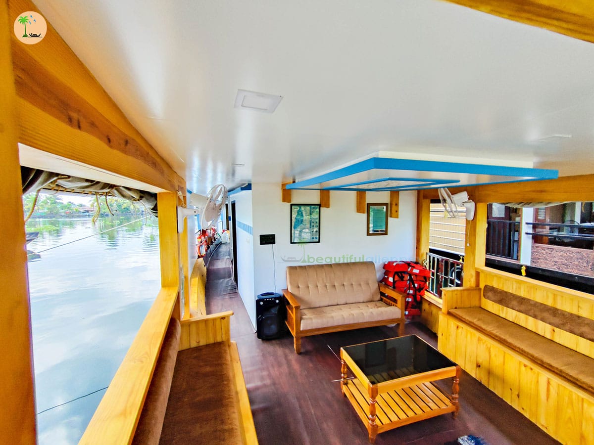 Four Bedroom Deluxe Houseboat with upper deck – BGR04