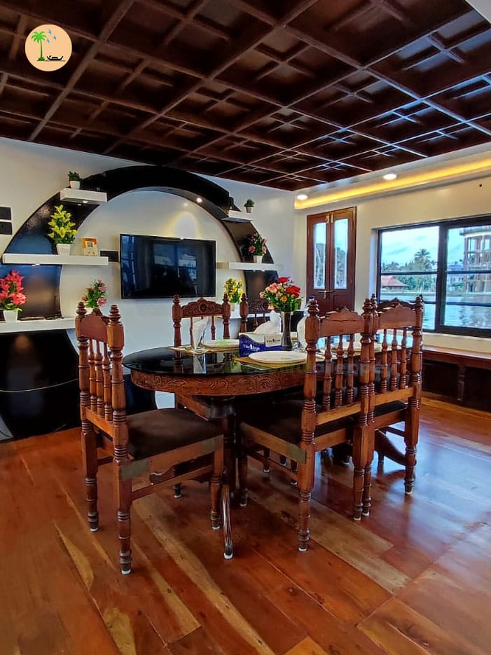 Two Bedroom Premium Houseboat with Upper Deck – LAKR02
