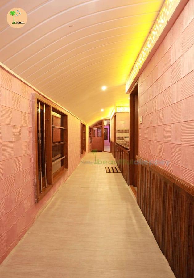 Five Bedroom Deluxe Houseboat with upper deck – THE05