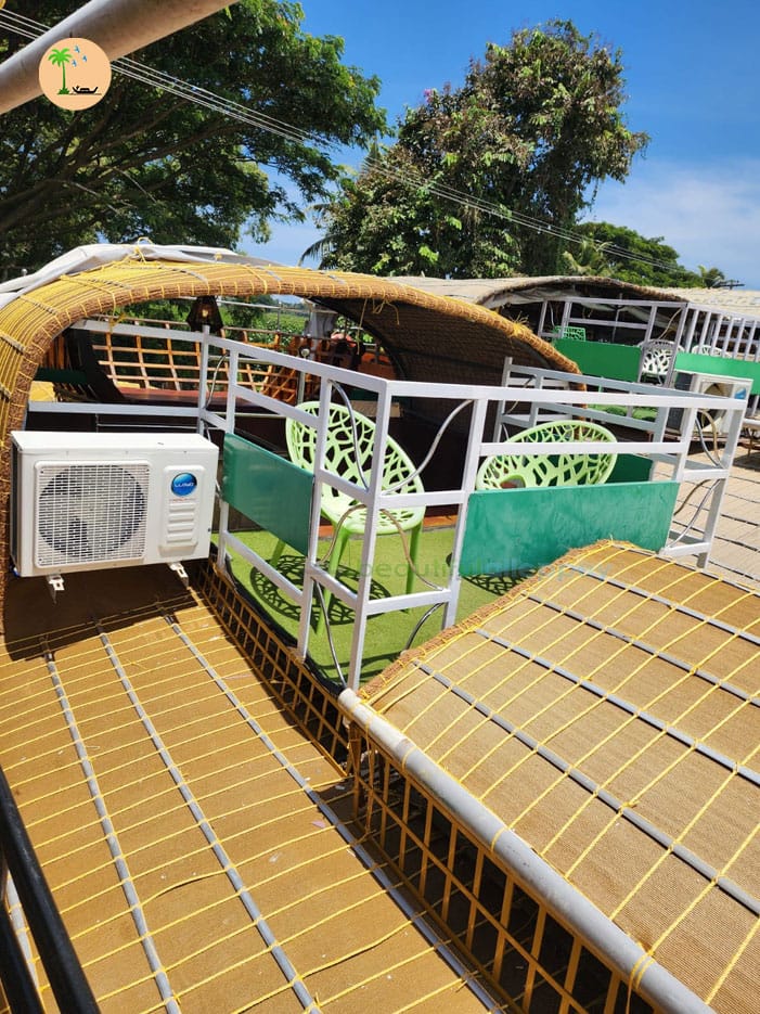 One Bedroom Premium A/C Houseboat with Upper Deck – BGR01