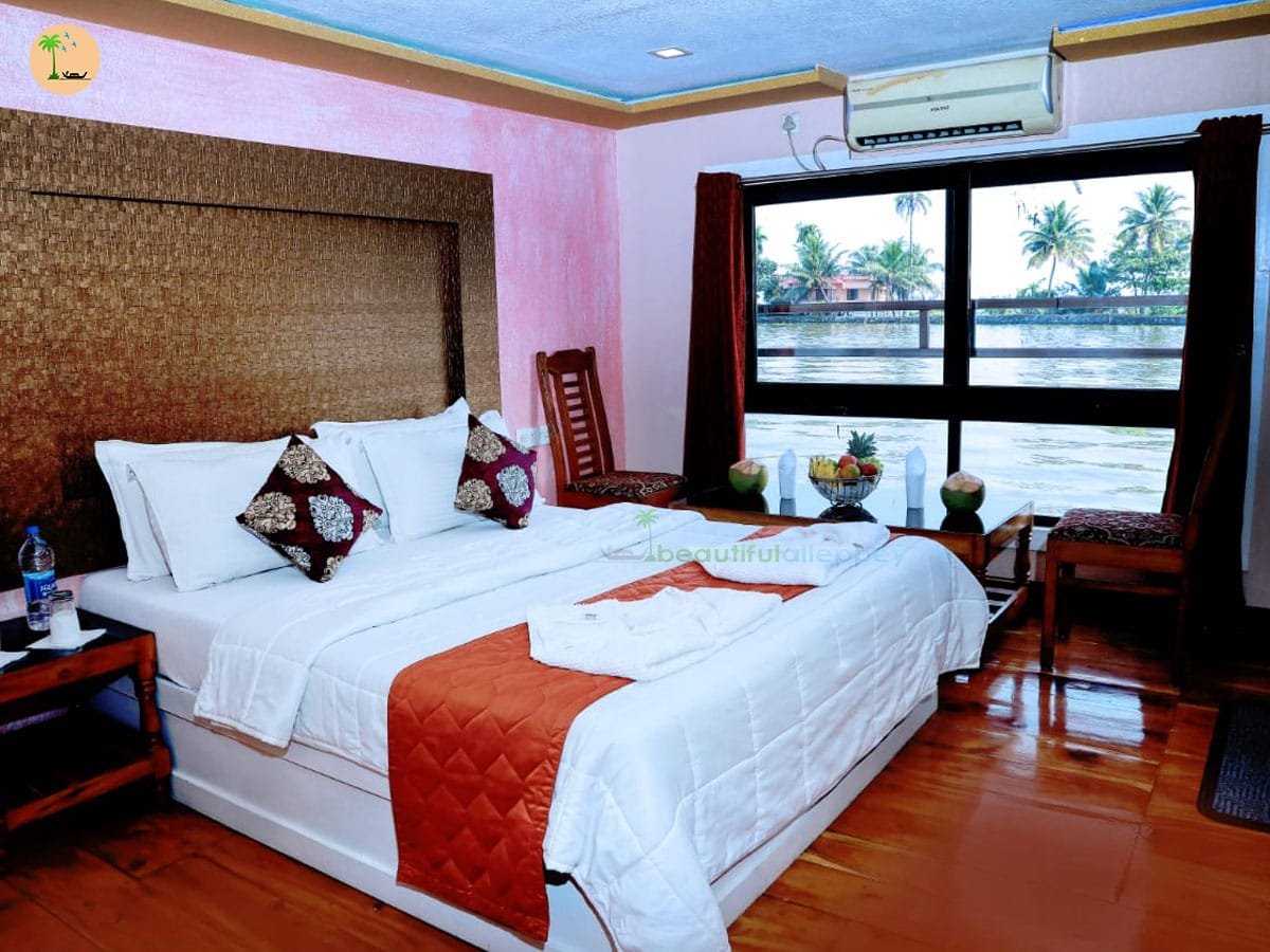 Six Bedroom Premium Houseboat with upper deck AQUA06