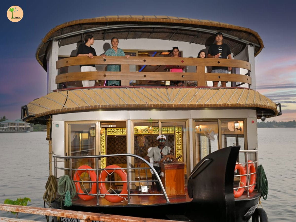 6 Bedroom Houseboat in alleppey
