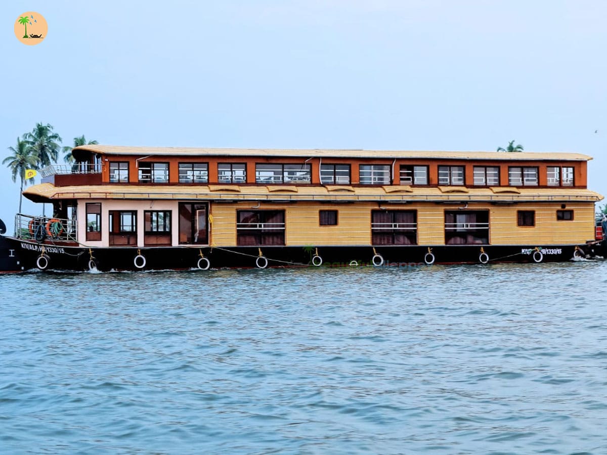 Six Bedroom Premium Houseboat with upper deck AQUA06