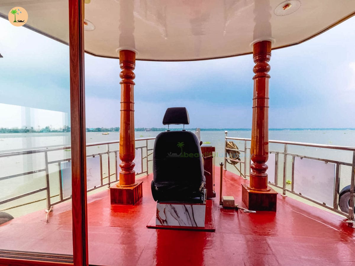 Two Bedroom Ultra Premium Houseboat with Upper Deck FIY02