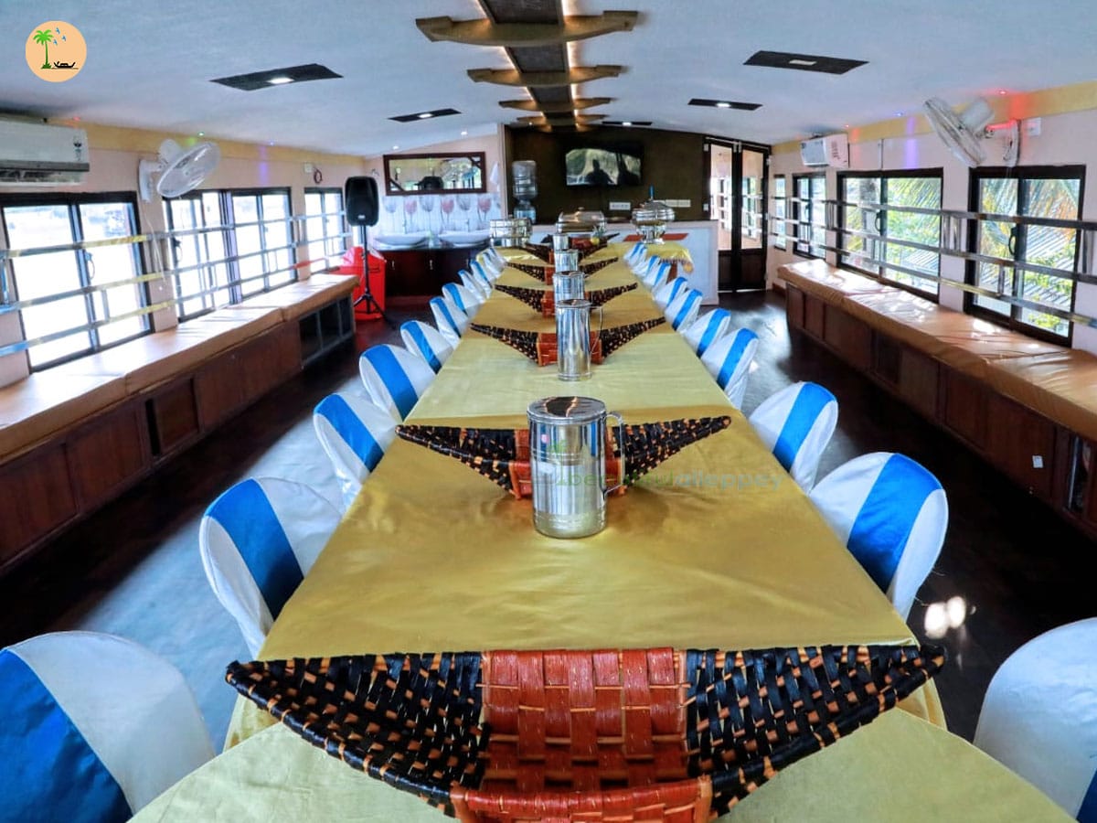 Six Bedroom Premium Houseboat with upper deck AQUA06