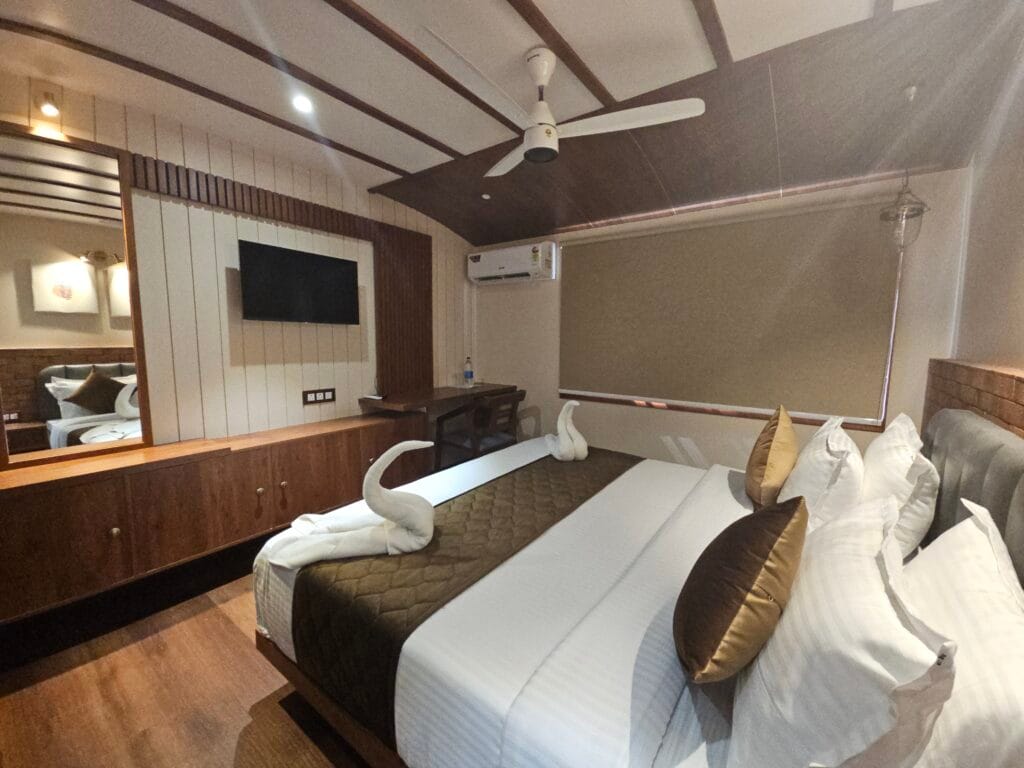 Kerala Houseboat