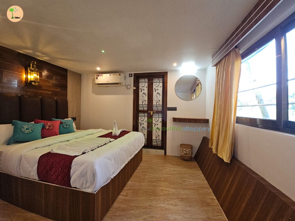 Kerala Houseboat
