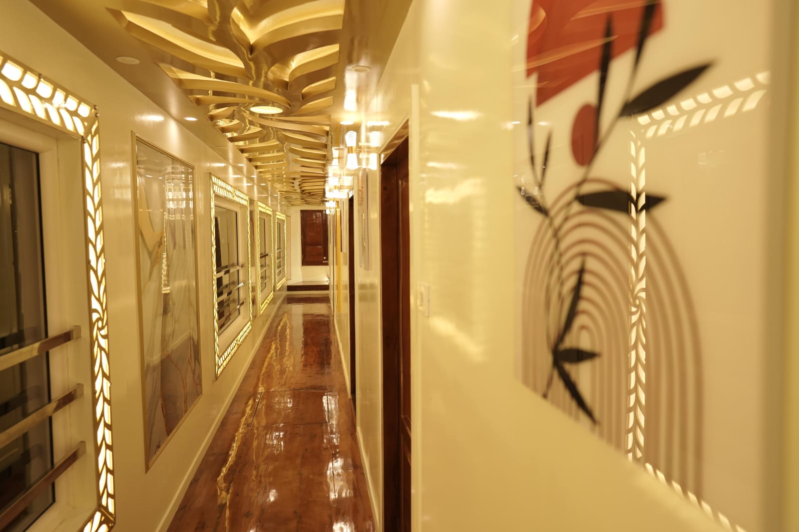 kerala houseboat 5 bedrooms